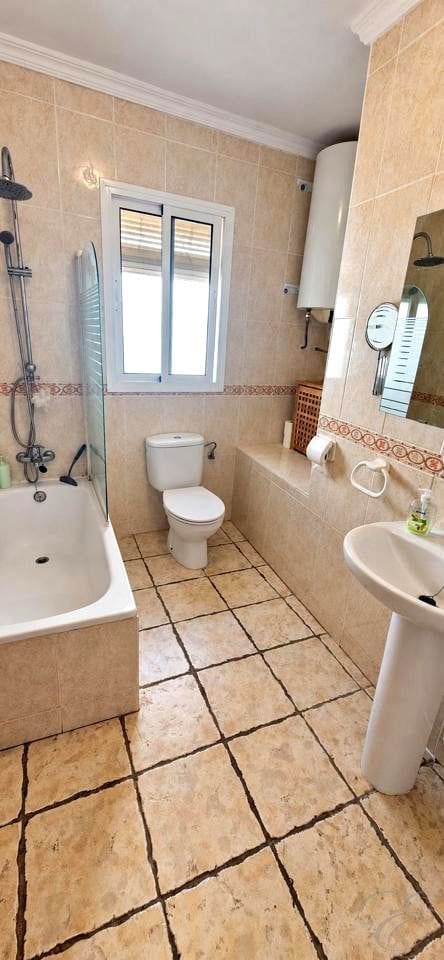 4 bedroom Villa for sale in Cutar - € 169,000 (Ref: 10182044)