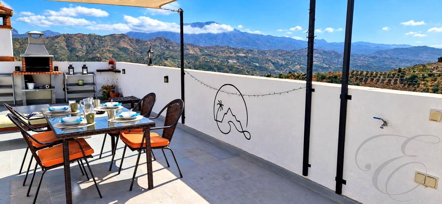 4 bedroom Villa for sale in Cutar - € 169,000 (Ref: 10182044)
