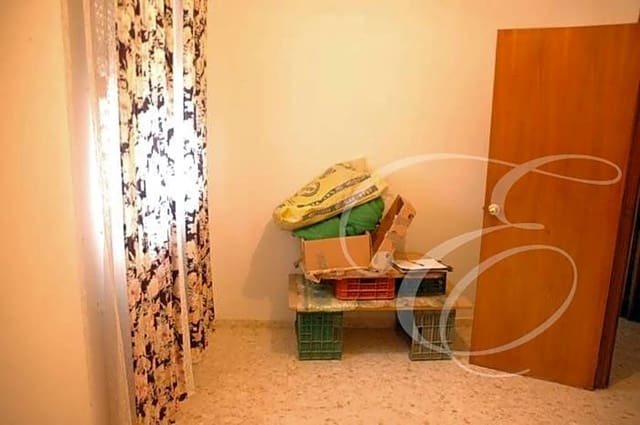 6 soveværelse Villa til salg i Arenas del Rey - € 75.000 (Ref: 4054131)