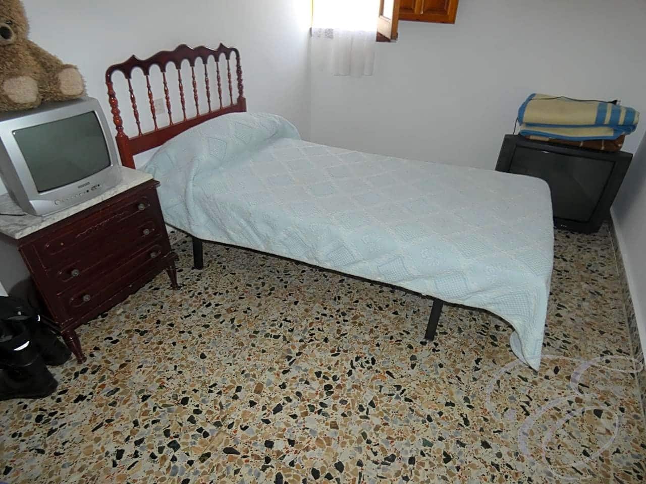 7 sovrum Villa till salu i Sayalonga - 187 000 € (Ref: 4667427)