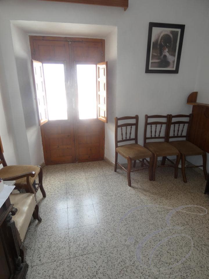 4 slaapkamer Villa te koop in Competa - € 250.000 (Ref: 4667428)