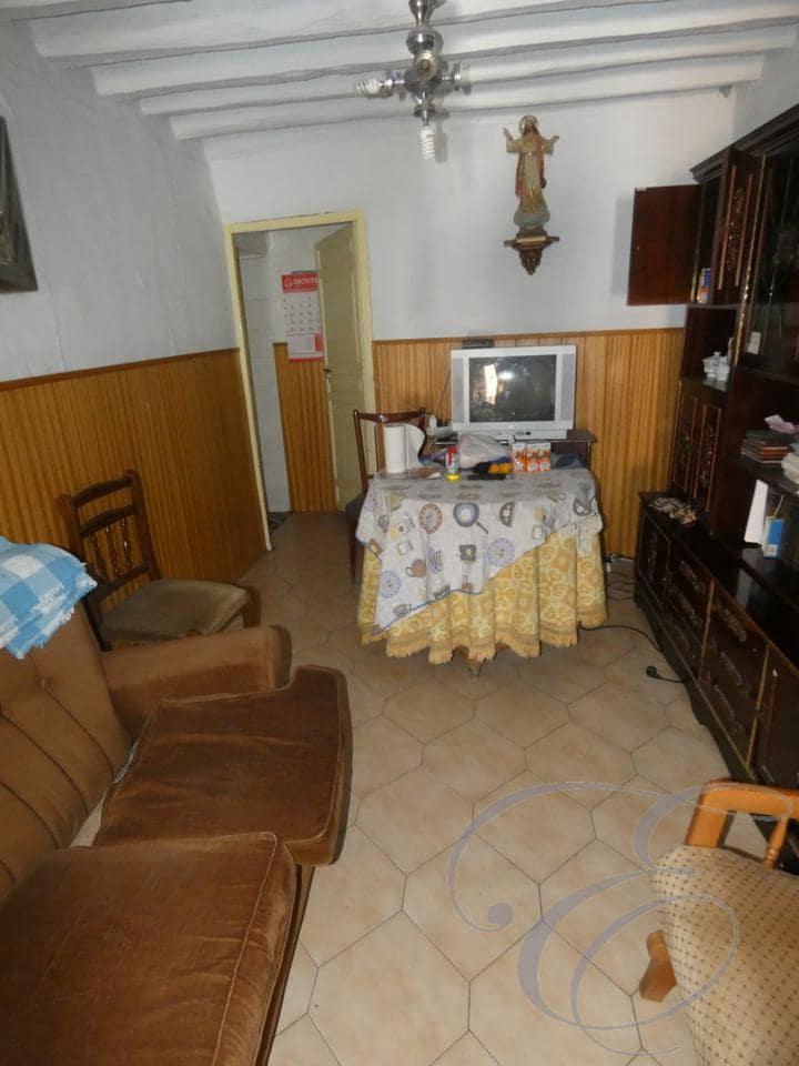 4 slaapkamer Villa te koop in Competa - € 250.000 (Ref: 4667428)