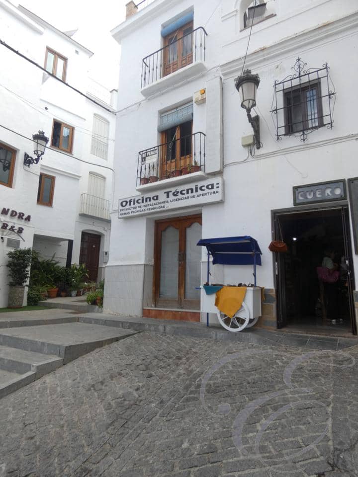 4 bedroom Villa for sale in Competa - € 250,000 (Ref: 4667428)