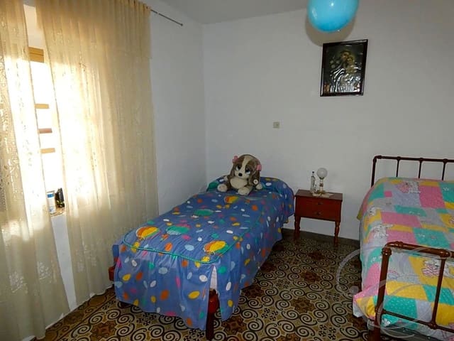 4 soverom Villa til salgs i Cútar - € 120 000 (Ref: 4667514)