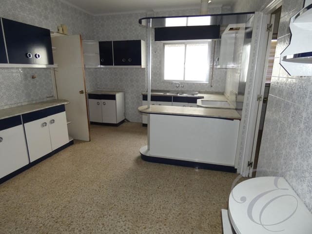 12 soverom Villa til salgs i Vélez-Málaga med garasje - € 750 000 (Ref: 4667524)