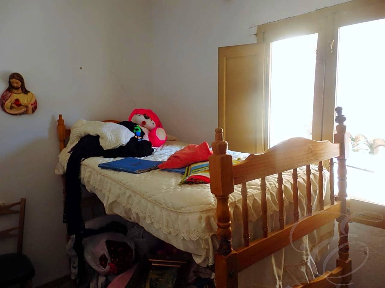 4 soveværelse Villa til salg i Albunuelas - € 60.000 (Ref: 4667583)