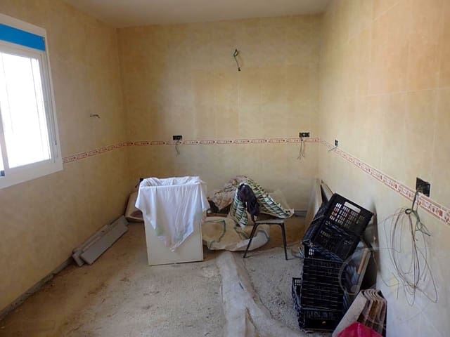 3 soverom Villa til salgs i Canillas de Aceituno med garasje - € 169 000 (Ref: 4667637)