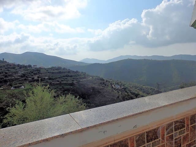 3 soverom Villa til salgs i Canillas de Aceituno med garasje - € 169 000 (Ref: 4667637)