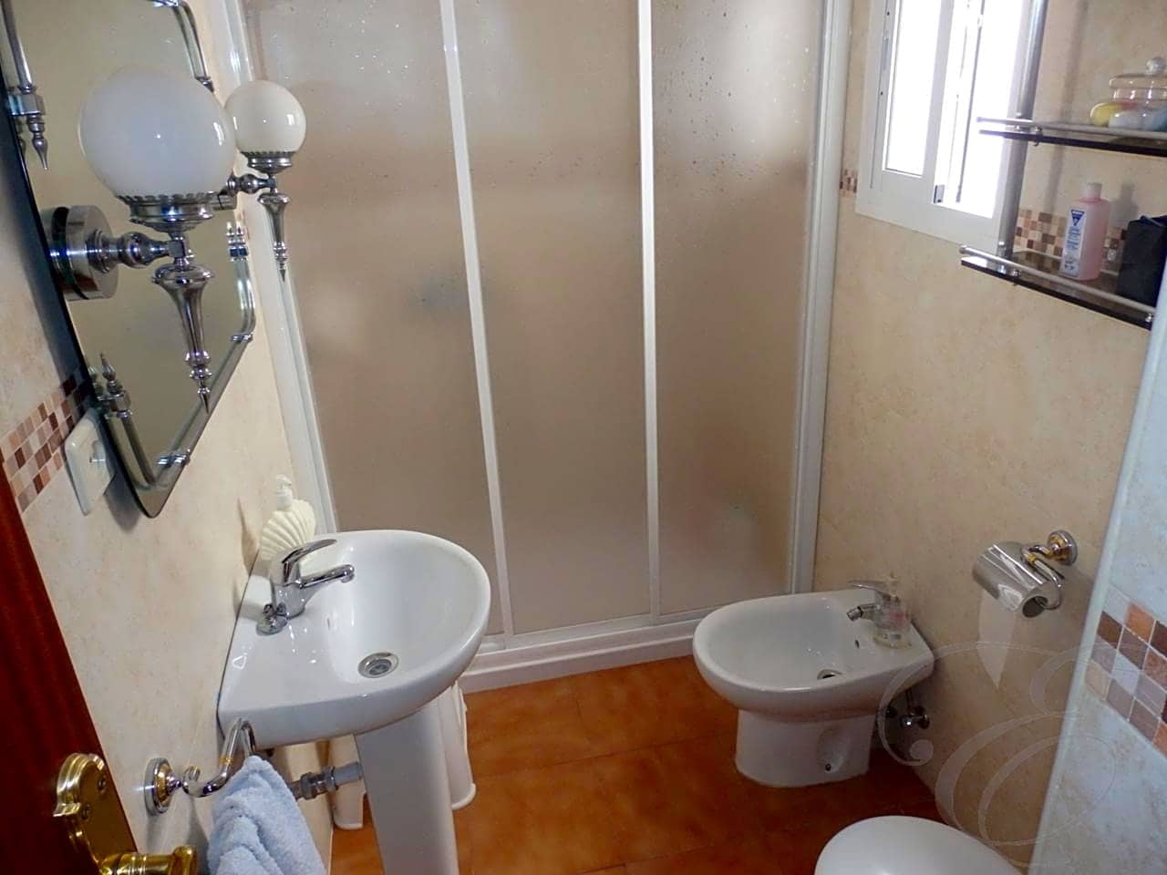 8 bedroom Villa for sale in Canillas de Aceituno - € 215,000 (Ref: 4667646)