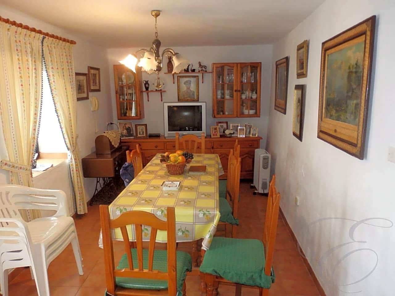 8 bedroom Villa for sale in Canillas de Aceituno - € 215,000 (Ref: 4667646)