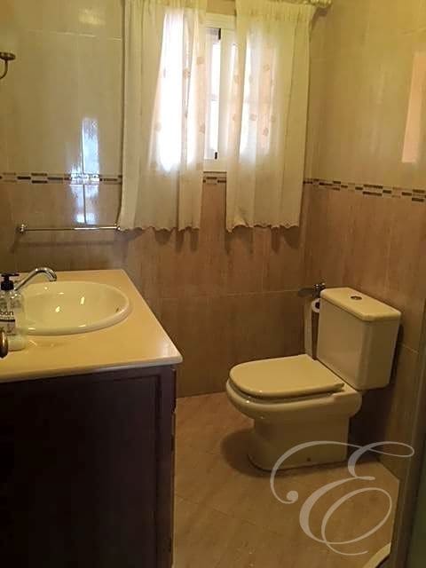 4 bedroom Villa for sale in Periana - € 139,000 (Ref: 4667657)