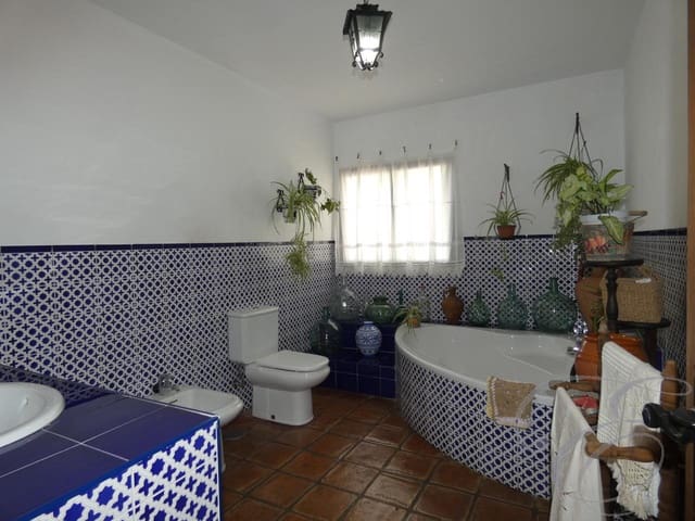 4 slaapkamer Villa te koop in Rincón de la Victoria met zwembad garage - € 899.000 (Ref: 4699766)