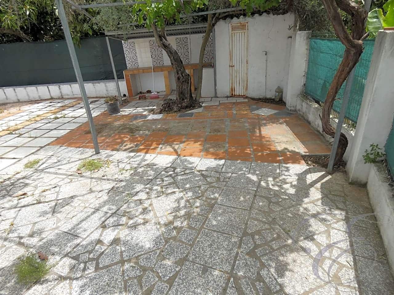 2 soveværelse Finca/Landehus til salg i Cutar med garage - € 75.000 (Ref: 4699772)