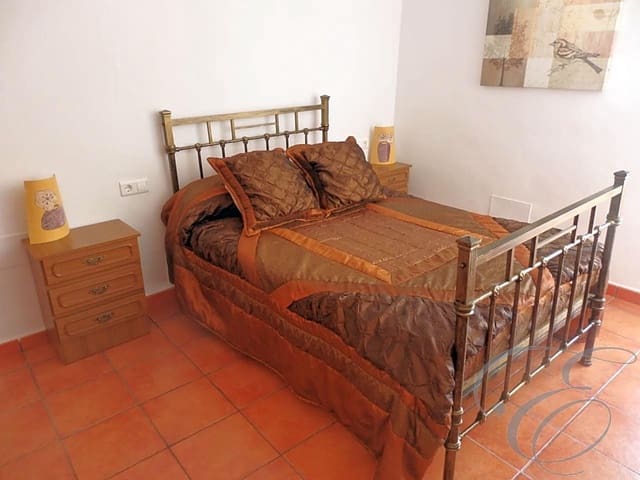 4 soveværelse Villa til salg i Salares - € 78.000 (Ref: 4699780)