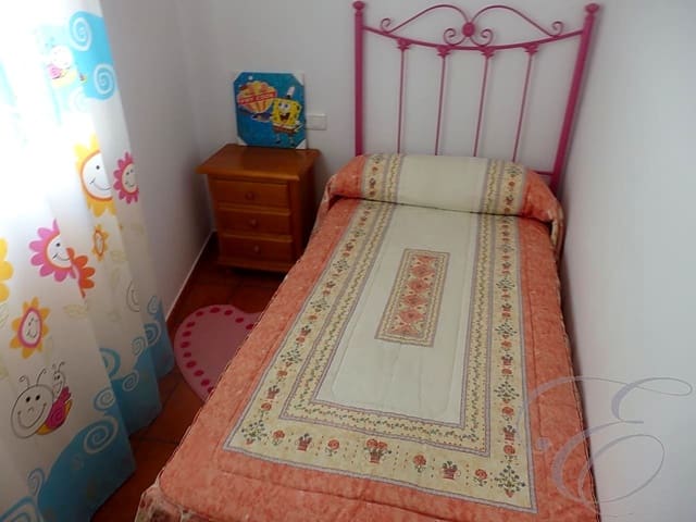 4 soveværelse Villa til salg i Salares - € 78.000 (Ref: 4699780)