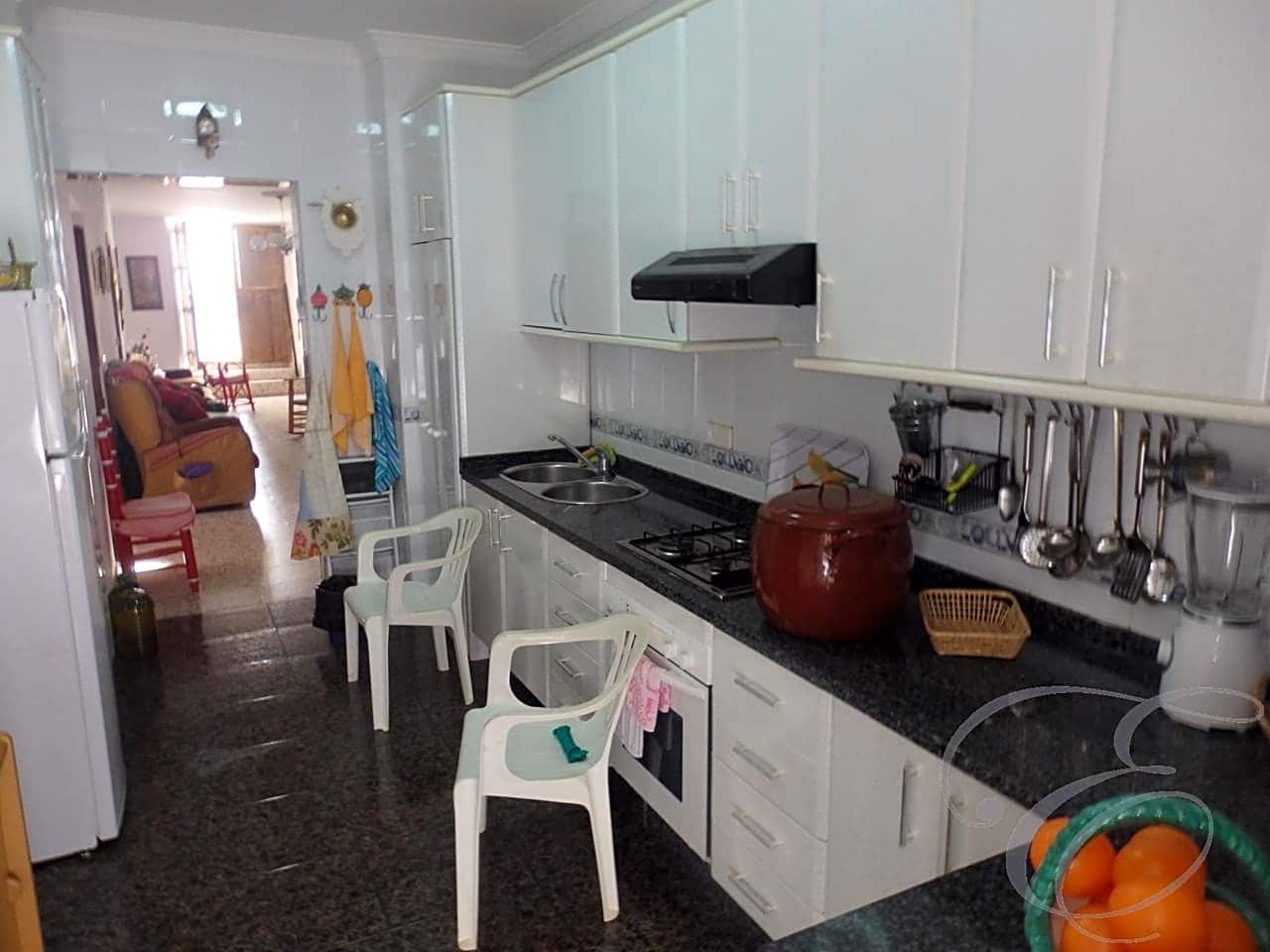 9 bedroom Villa for sale in Periana with garage - € 450,000 (Ref: 4699783)