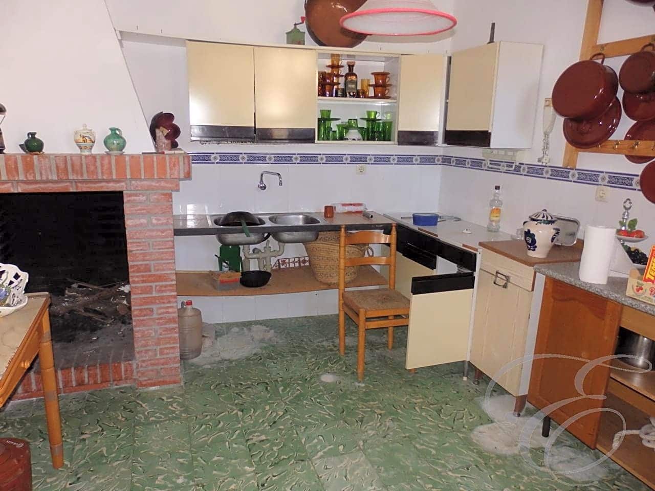 9 bedroom Villa for sale in Periana with garage - € 450,000 (Ref: 4699783)