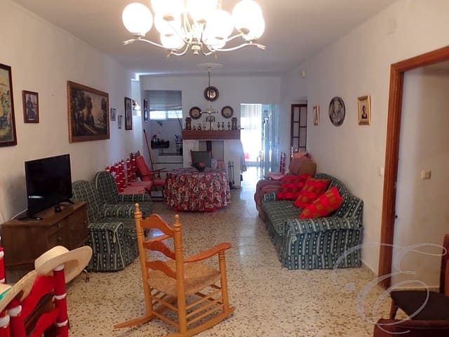 9 soverom Villa til salgs i Periana med garasje - € 450 000 (Ref: 4699783)