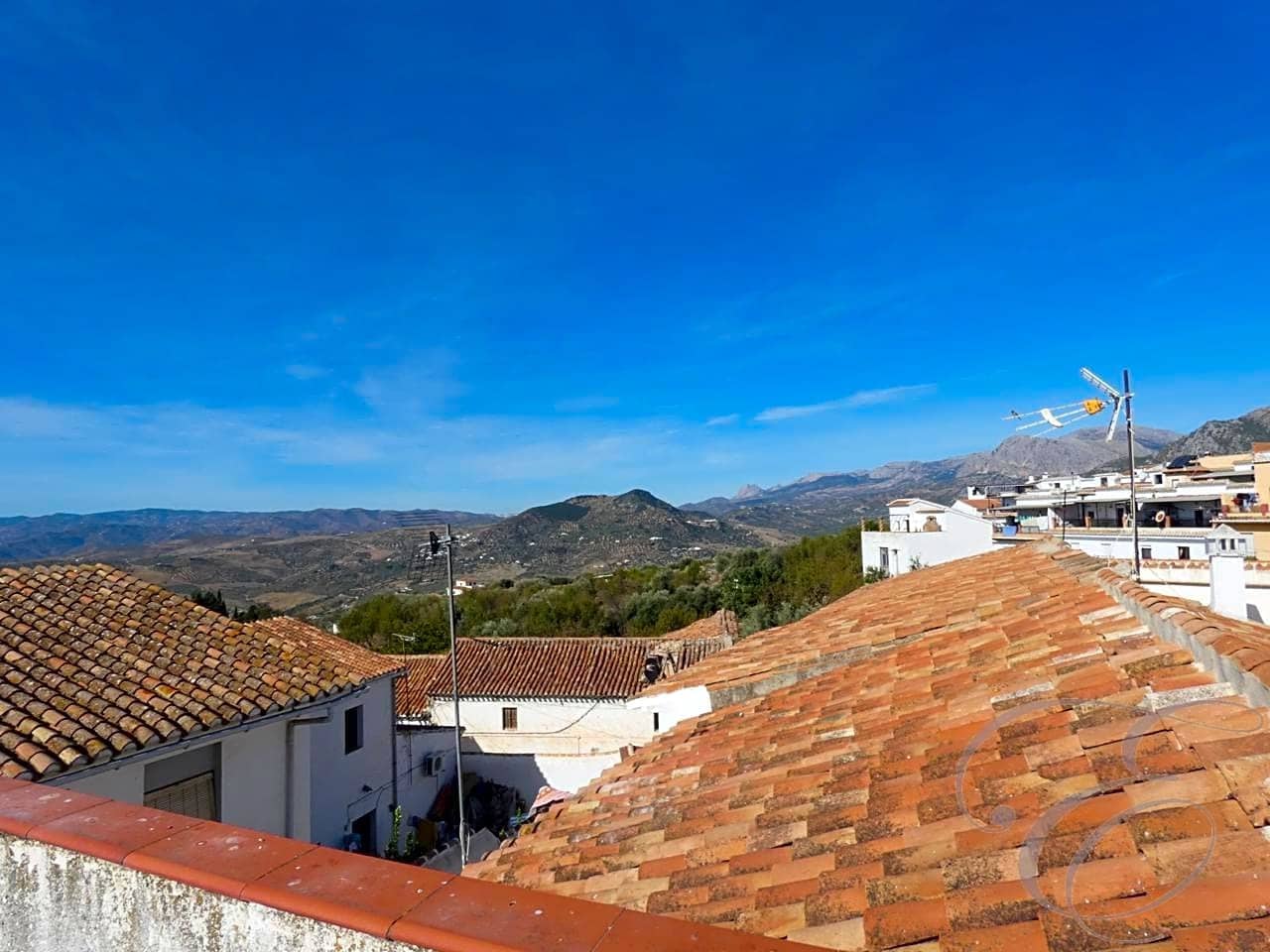 5 sypialnia Willa na sprzedaż w Periana z garażem - 130 000 € (Ref: 4860285)