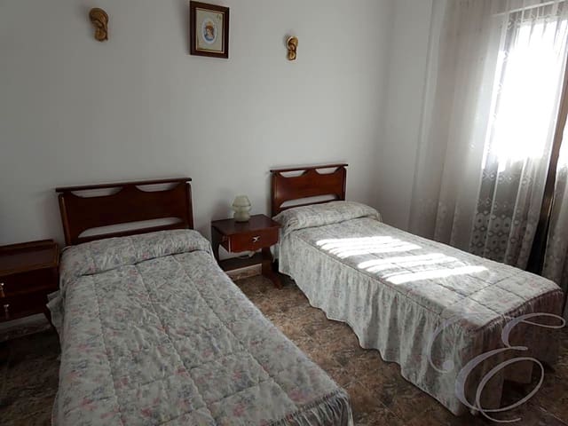 5 chambre Villa/Maison à vendre à Periana avec garage - 130 000 € (Ref: 4860285)