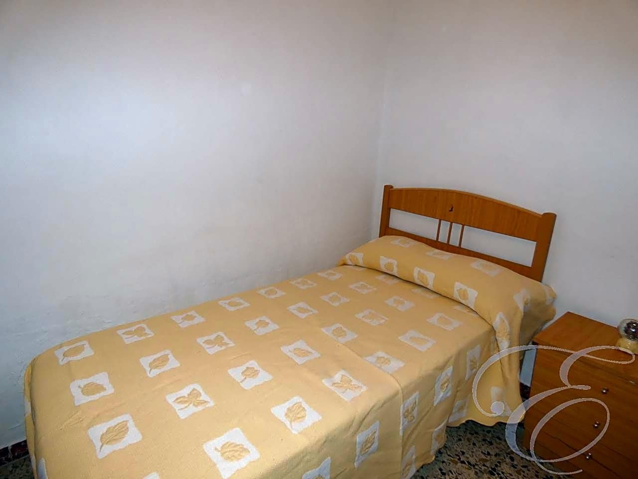 4 bedroom Villa for sale in Archez - € 88,000 (Ref: 4972156)