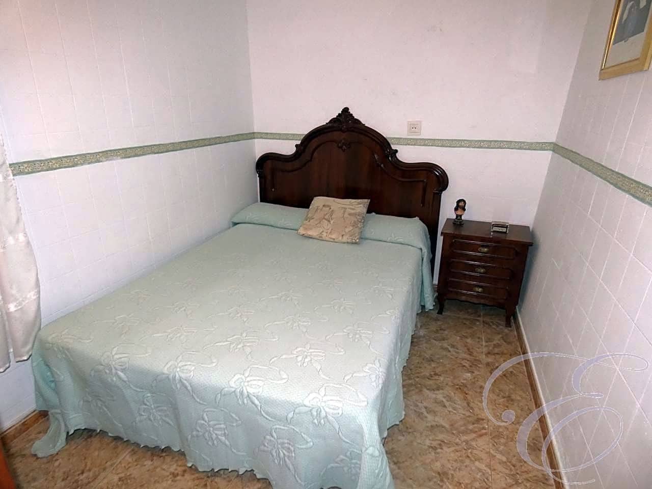 4 bedroom Villa for sale in Archez - € 88,000 (Ref: 4972156)