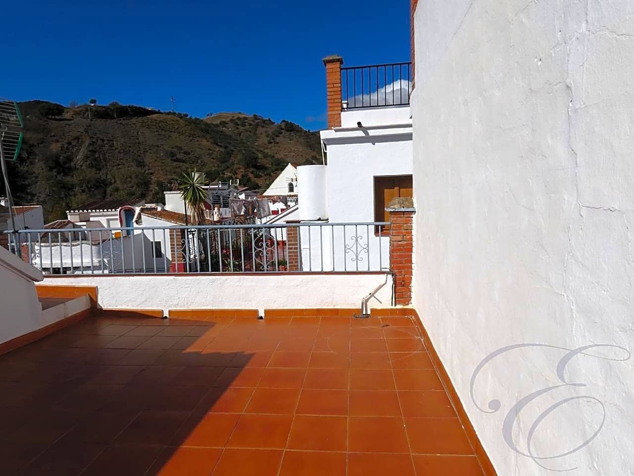4 bedroom Villa for sale in Archez - € 88,000 (Ref: 4972156)