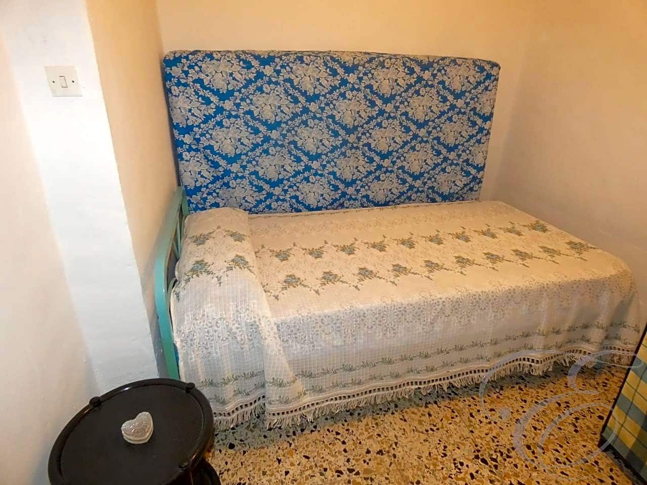 4 bedroom Villa for sale in Archez - € 88,000 (Ref: 4972156)