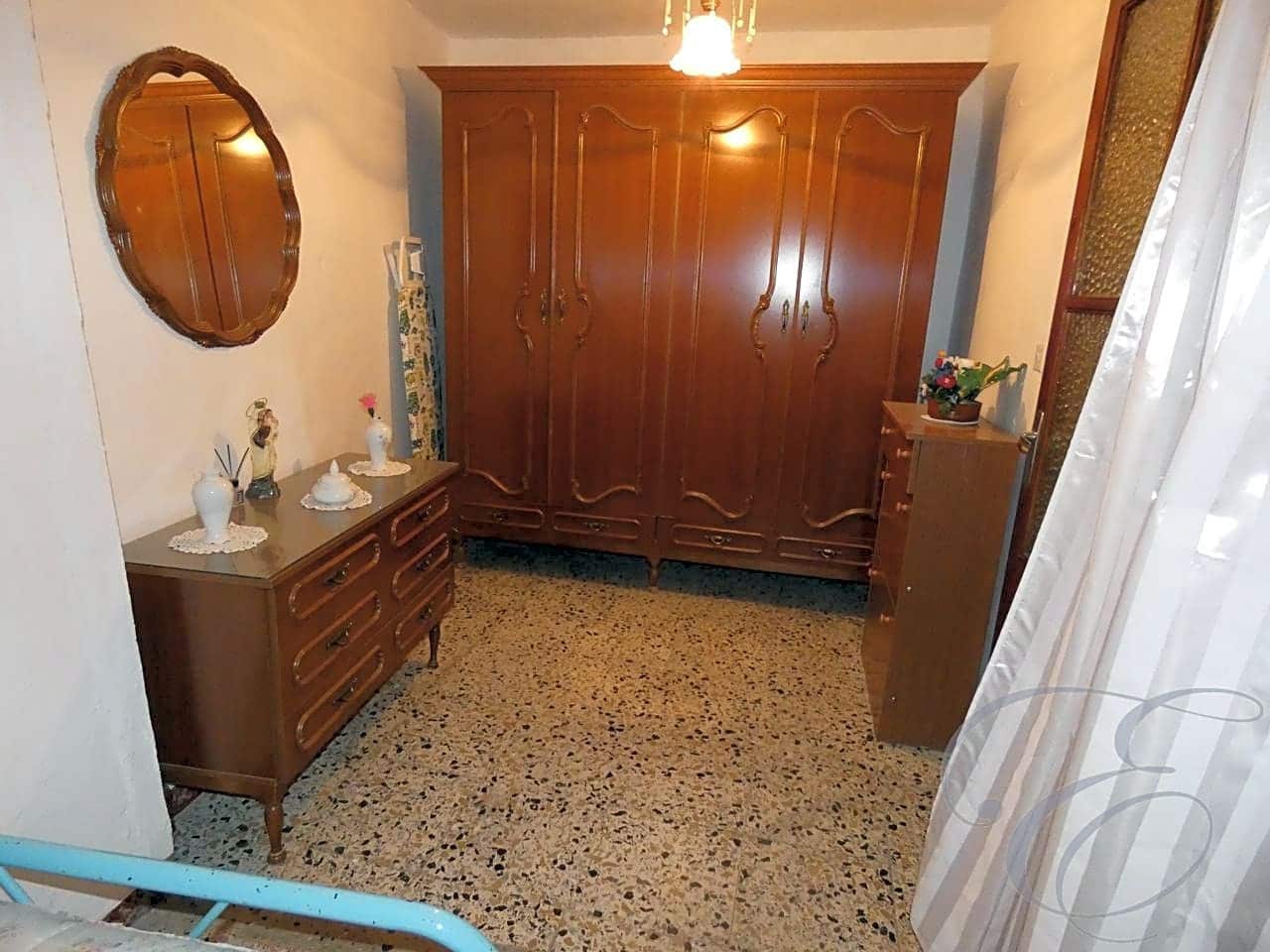 4 bedroom Villa for sale in Archez - € 88,000 (Ref: 4972156)