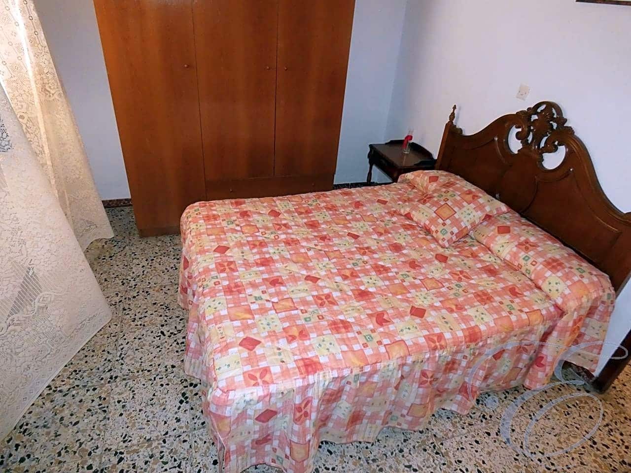 4 bedroom Villa for sale in Archez - € 88,000 (Ref: 4972156)