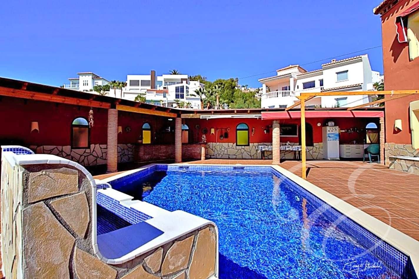 5 soveværelse Villa til salg i Salobrena med swimmingpool - € 695.000 (Ref: 5414232)