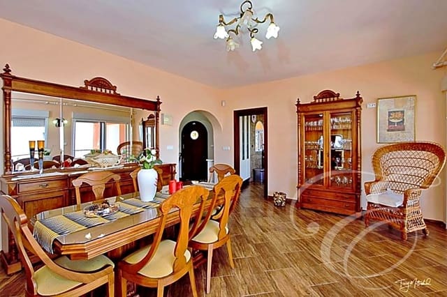 5 slaapkamer Villa te koop in Salobreña met zwembad - € 695.000 (Ref: 5414232)