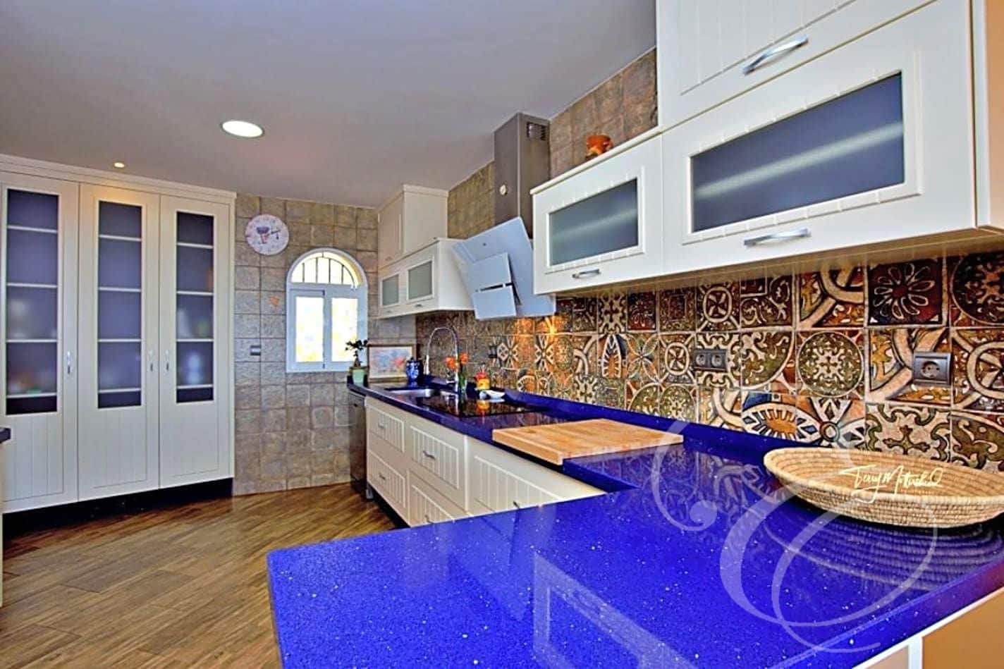 5 soveværelse Villa til salg i Salobrena med swimmingpool - € 695.000 (Ref: 5414232)