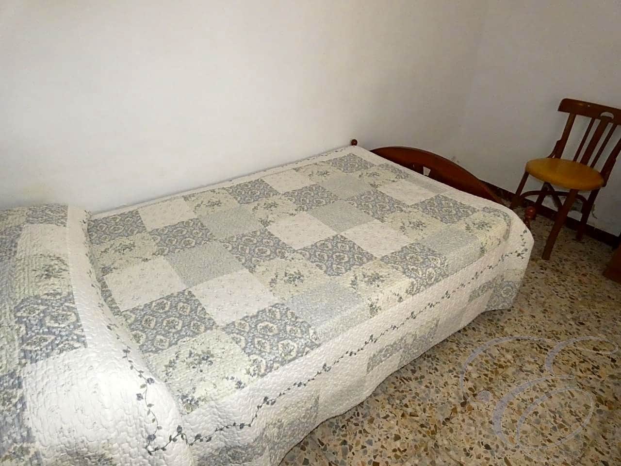 5 soveværelse Villa til salg i Sayalonga - € 110.000 (Ref: 5414246)