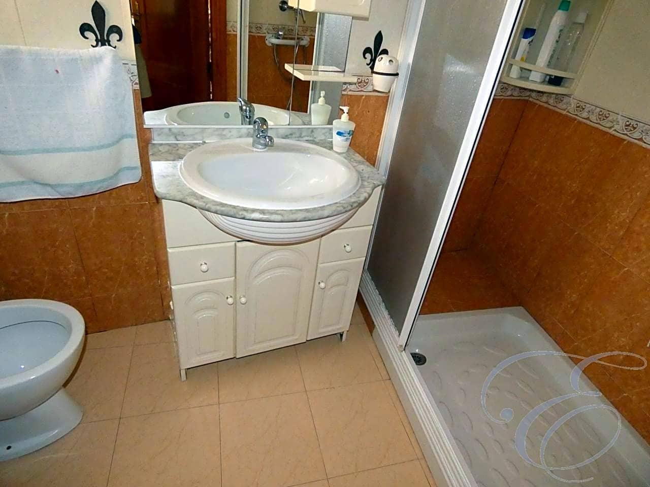 5 soveværelse Villa til salg i Sayalonga - € 110.000 (Ref: 5414246)