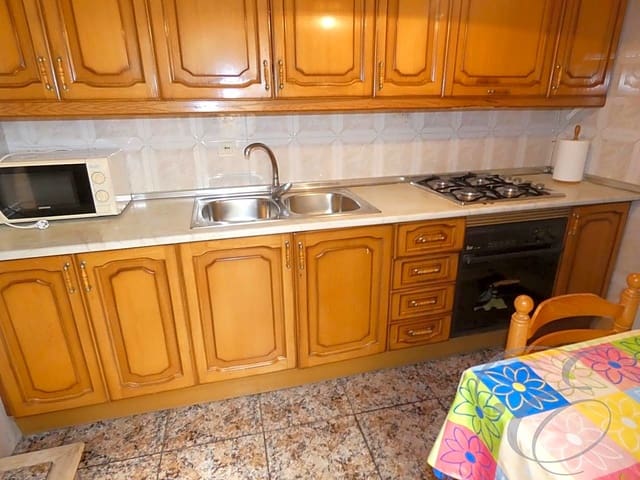 5 soveværelse Villa til salg i Sayalonga - € 110.000 (Ref: 5414246)