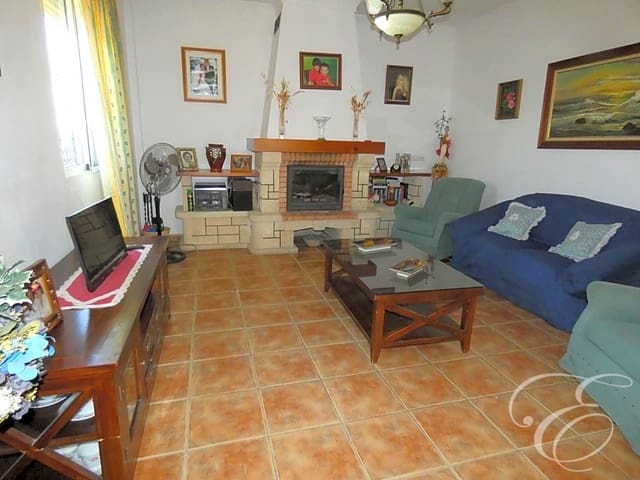 4 slaapkamer Finca/Landhuis te koop in Canillas de Aceituno met garage - € 249.000 (Ref: 6089797)