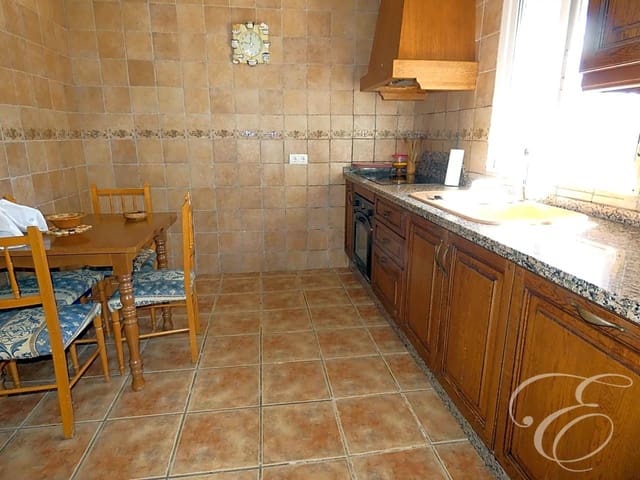 4 slaapkamer Finca/Landhuis te koop in Canillas de Aceituno met garage - € 249.000 (Ref: 6089797)