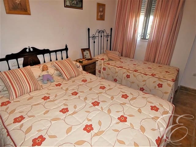 4 slaapkamer Finca/Landhuis te koop in Canillas de Aceituno met garage - € 249.000 (Ref: 6089797)