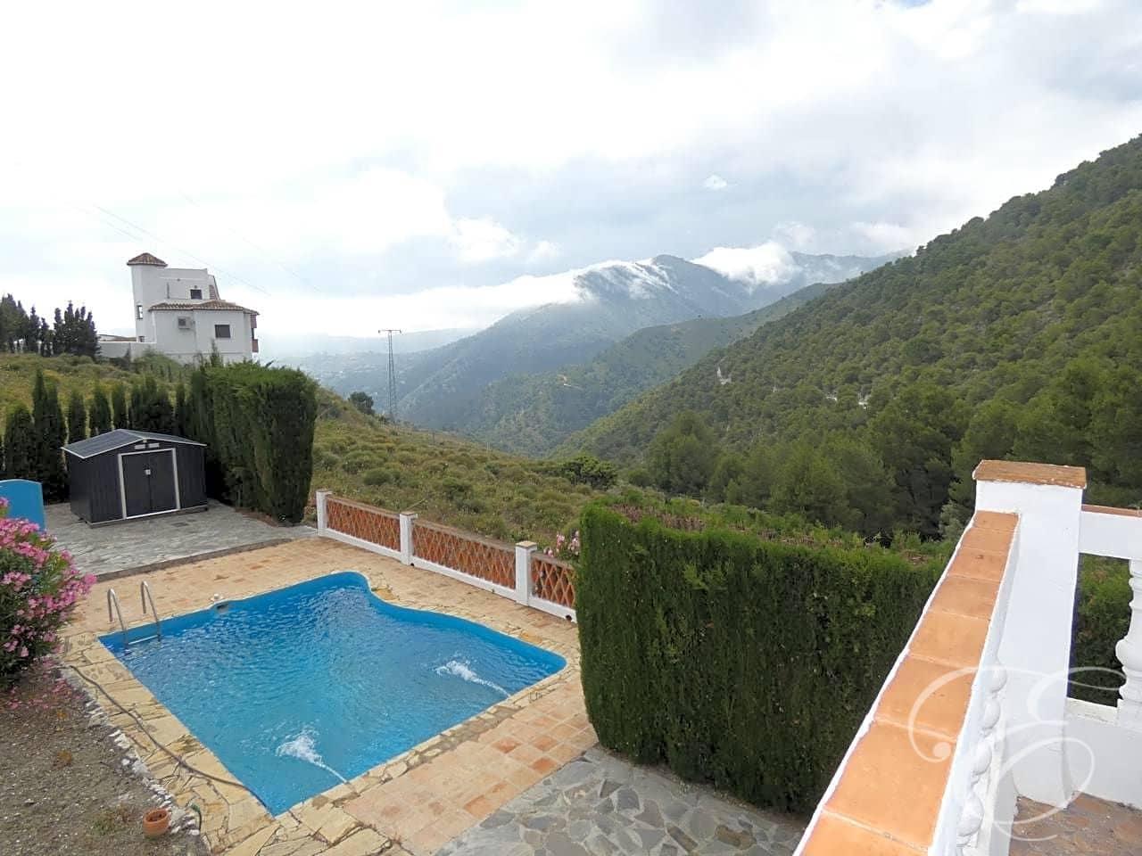 2 bedroom Villa for sale in Frigiliana with pool - € 499,000 (Ref: 6126927)