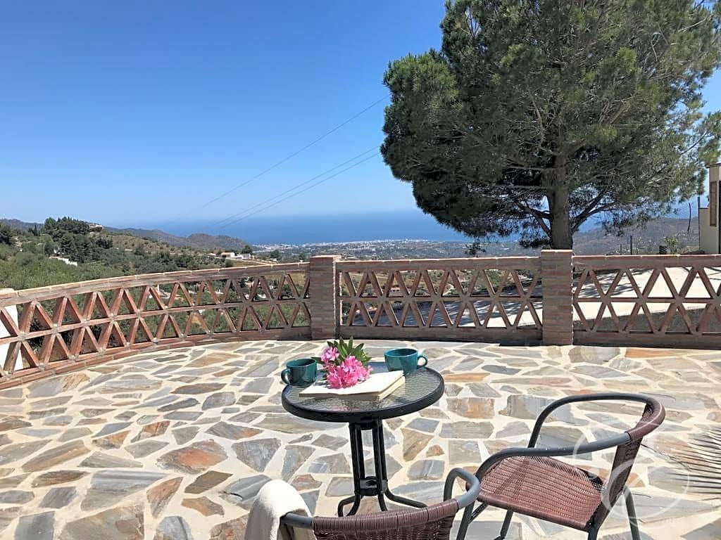 2 bedroom Villa for sale in Frigiliana with pool - € 499,000 (Ref: 6126927)