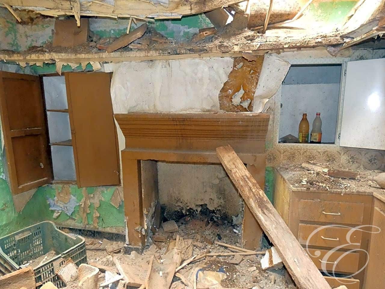 3 soveværelse Villa til salg i Arenas de Velez - € 34.000 (Ref: 6152028)