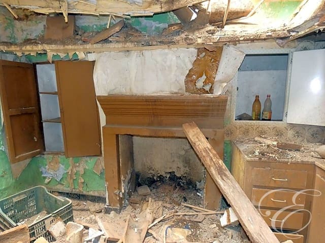 3 sovrum Villa till salu i Arenas de Velez, Arenas - 34 000 € (Ref: 6152028)