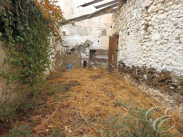 3 sovrum Villa till salu i Arenas de Velez, Arenas - 34 000 € (Ref: 6152028)