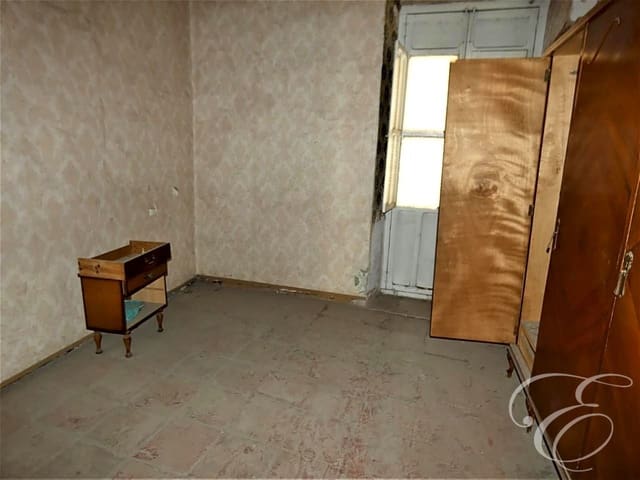 4 slaapkamer Villa te koop in Vélez-Málaga - € 165.000 (Ref: 6152042)