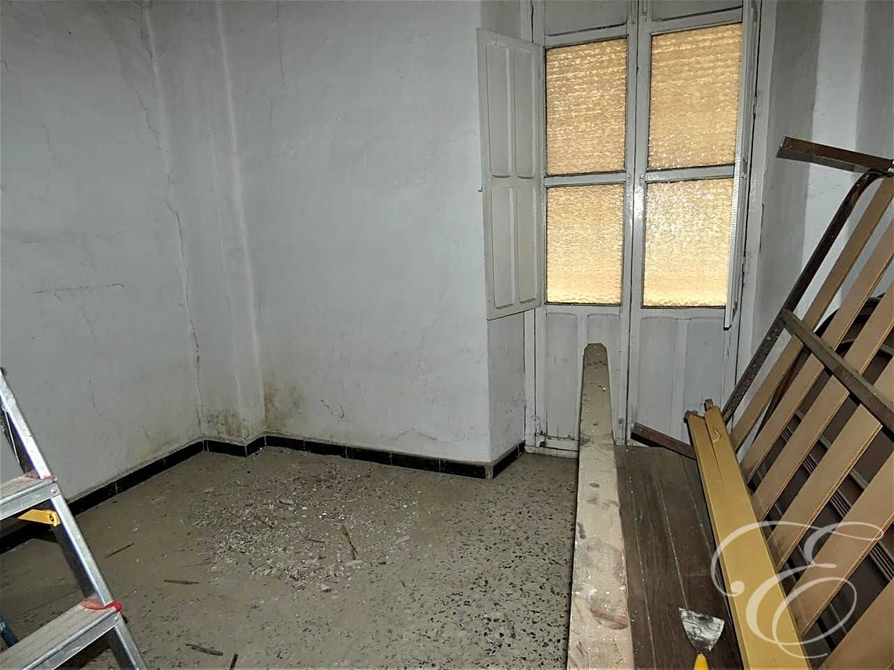 4 slaapkamer Villa te koop in Velez-Malaga - € 165.000 (Ref: 6152042)