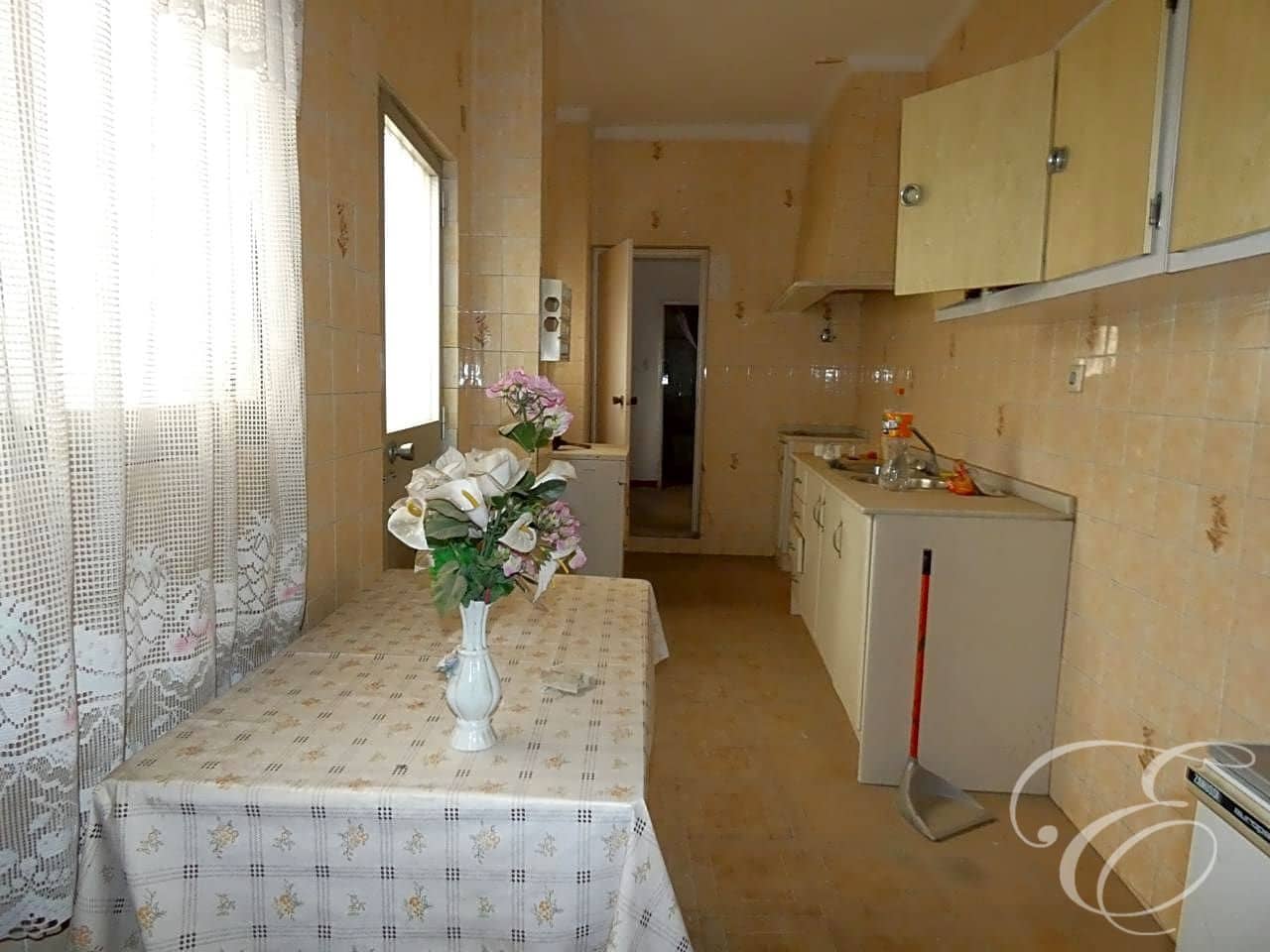 4 slaapkamer Villa te koop in Velez-Malaga - € 165.000 (Ref: 6152042)