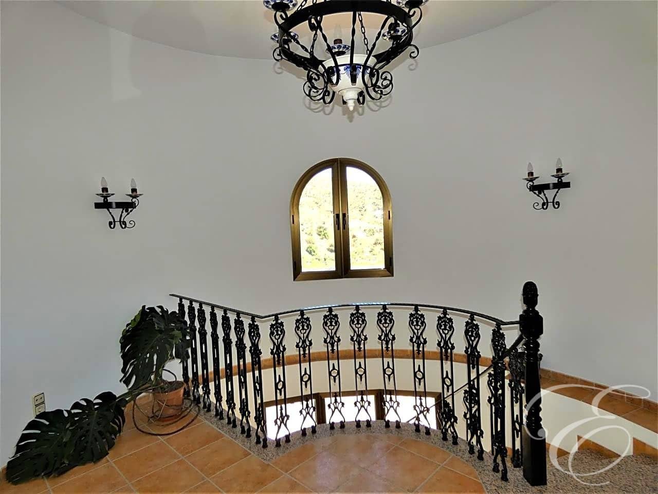 7 soveværelse Villa til salg i Casabermeja med swimmingpool garage - € 625.000 (Ref: 6152043)