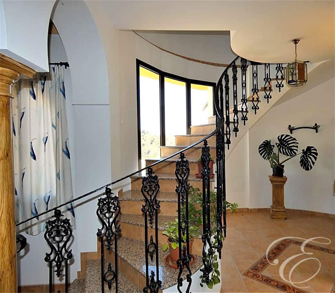 7 soveværelse Villa til salg i Casabermeja med swimmingpool garage - € 625.000 (Ref: 6152043)