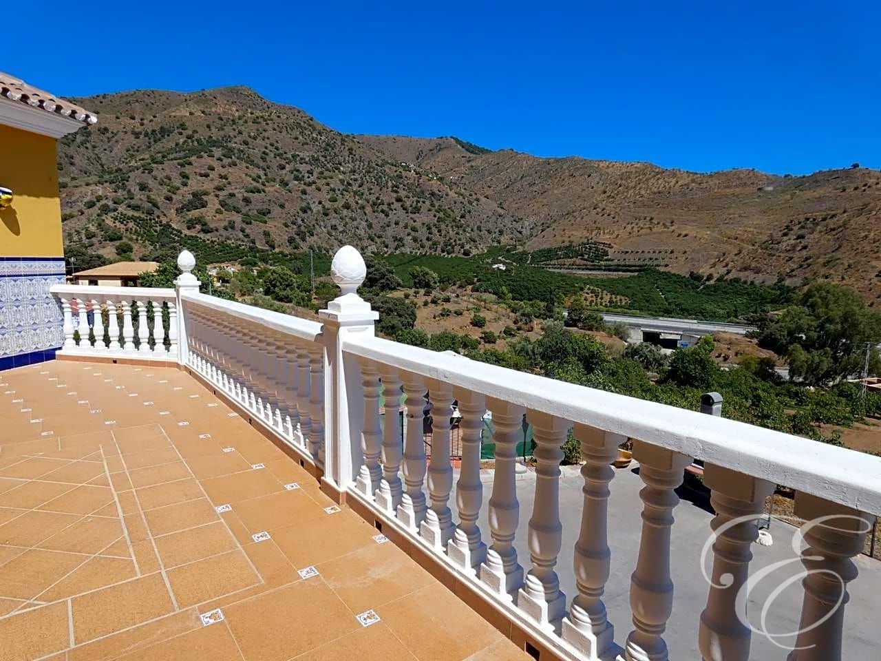 7 soveværelse Villa til salg i Casabermeja med swimmingpool garage - € 625.000 (Ref: 6152043)